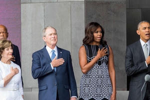 Tổng thống Obama làm ‘phó nháy’ cho cựu Tổng thống Bush