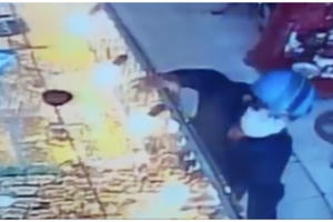 TP HCM: Giả làm khách mua vàng rồi cướp 2,5 lượng vàng tẩu thoát