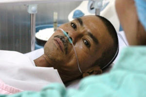 Người Sài Gòn xếp hàng thăm hiệp sĩ đường phố tại bệnh viện