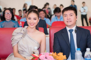 Phạm Hương xinh đẹp hết cỡ, làm giám khảo Miss Sakura 2018