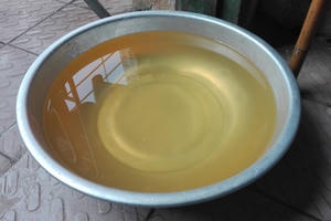 Hà Nội: Sinh viên ĐH Kinh tế Quốc dân kêu trời vì nguồn nước vừa đục vừa bẩn ở ký túc xá