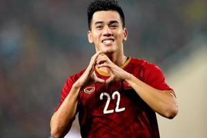 Clip - Xem lại pha ghi bàn xuất thần của Tiến Linh giúp Việt Nam hạ gục UAE