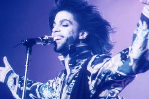 Ra mắt hồi ký tiết lộ nhiều góc khuất ‘The Beautiful Ones’ của Prince