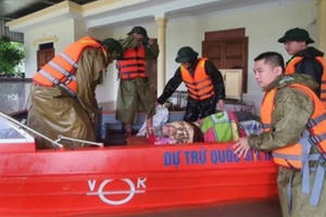 Quân đội huy động hơn 250.000 người, gần 2.500 phương tiện ứng phó bão 'kép'