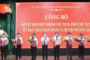 Công bố Quyết định bổ nhiệm lãnh đạo UBND các quận và huyện đảo Hoàng Sa