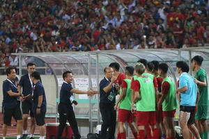 Thông tin mới nhất về hợp đồng của HLV Park Hang Seo với đội tuyển Việt Nam