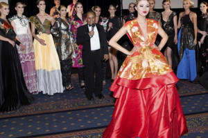 Nguyễn Thị Thành tung ảnh diễn thời trang ở Cannes, dập tin đồn “nổ” để nổi tiếng