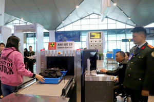 Hàng không siết kiểm soát buôn lậu, hàng giả