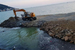 Cận cảnh đại công trình lấn biển nguy cơ phá vỡ cảnh quan Vũng Tàu Cận cảnh đại công trình lấn biển nguy cơ phá vỡ cảnh quan Vũng Tàu