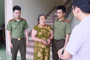 Phá đường dây làm giả giấy tờ quy mô lớn, cả gan làm giả cả con dấu của công an