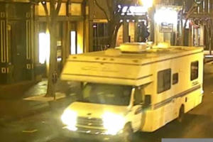 Cảnh sát công bố bức ảnh chiếc xe dã ngoại làm nổ tung thành phố ở Mỹ Cảnh sát công bố bức ảnh chiếc xe dã ngoại làm nổ tung thành phố ở Mỹ