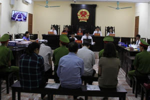 Vũ Trọng Lương dễ dàng đưa xe tải đến chở bài thi mang đi sửa Vũ Trọng Lương dễ dàng đưa xe tải đến chở bài thi mang đi sửa