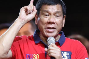 Tổng thống Philippines bay khẩn cấp từ Nga về nước vì phiến quân nổi loạn