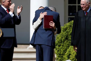 Dấu ấn 100 ngày đầu tại nhiệm của Tổng thống Donald Trump