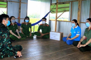 Ấm lòng người chiến sĩ nơi tuyến đầu chống dịch