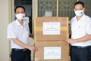 BHXH TP Hải Phòng trao tặng 5.000 khẩu trang cho BHXH tỉnh Bắc Ninh, Bắc Giang