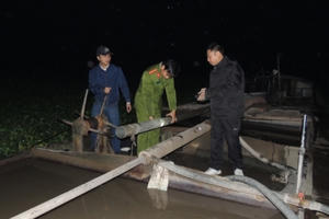 Hà Nam: Bắt tàu hút cát trái phép sử dụng thủ đoạn tinh vi trên sông Châu