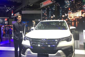 Doanh số xe SUV: Hyundai SantaFe bất ngờ dành ngôi vương