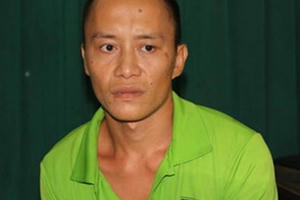 Hải Dương: Thanh niên "ngáo đá" khống chế em bé 18 tháng tuổi