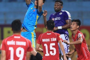 Thủ môn Văn Toản sẽ khiến HLV Park Hang Seo quên đi Bùi Tiến Dũng? Thủ môn Văn Toản sẽ khiến HLV Park Hang Seo quên đi Bùi Tiến Dũng?