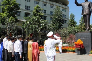 Tưng bừng các hoạt động văn hóa ngày nghỉ lễ Tưng bừng các hoạt động văn hóa ngày nghỉ lễ