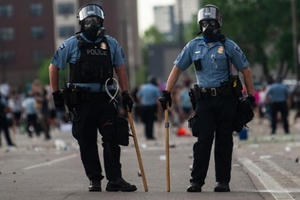 Tổng thống Mỹ Donald Trump ký sắc lệnh cải tổ cảnh sát