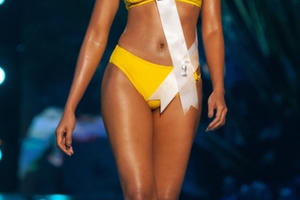 Làn da nâu giúp H'Hen Niê nổi bật ở Hoa hậu Hoàn vũ 2018