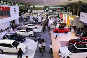 Kinh tế 24h: Bổ sung bảng giá tính lệ phí trước bạ ô tô