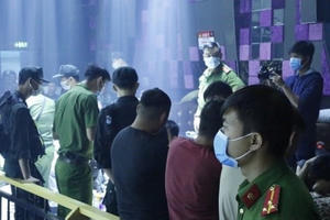 Hàng chục người dương tính với ma túy trong quán bar ở Bình Dương