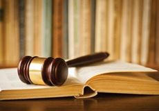 Chồng gây án, vợ có phải bồi thường thiệt hại? Chồng gây án, vợ có phải bồi thường thiệt hại?