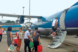 Địa ốc 7AM: Cty Khai thác khoáng sản Bắc Giang đổ thải trái phép, VietJet xin bỏ vốn làm sân bay Điện Biên mới