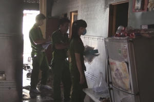 Bình Dương: Thanh niên cháy đen gần thi thể người cha bị cắt cổ