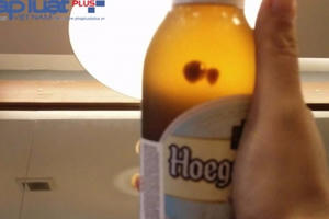 Khách hàng tố Mega Market Thăng Long bán bia Hoegaarden có vẩn đục
