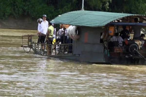 Tuyên Quang: Báo động tình trạng đò ngang chở khách quá tải mất an toàn