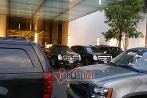 2 chiếc Cadillac One của ông Obama lăn bánh ở Hà Nội