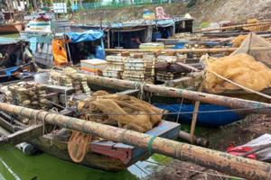 Bắt giữ nhiều phương tiện khai thác thuỷ sản trái phép trên lòng hồ Trị An
