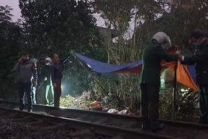 Quảng Ninh: Phát hiện thi thể cháu bé sơ sinh bỏ rơi bên cạnh đường tàu