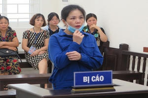 Hoãn phiên tòa vì nữ Thượng úy công an bất ngờ kêu oan