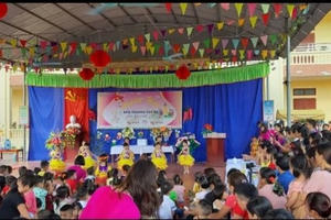 Trường mầm non dừng dạy bán trú sau khi phụ huynh tố nhập thịt gà ôi