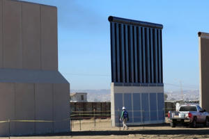 Hạ viện Mỹ đồng ý chi 5,7 tỉ USD cho Tổng thống Trump xây tường biên giới Hạ viện Mỹ đồng ý chi 5,7 tỉ USD cho Tổng thống Trump xây tường biên giới