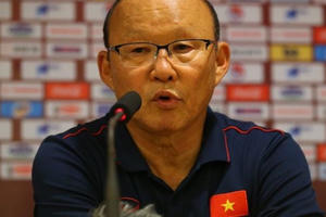 Vì sao HLV Park Hang Seo không cho cầu thủ ăn mừng sau trận thắng UAE