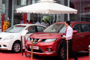 Áp Tết ô tô giảm giá trăm triệu, sang tháng 1/2021 tiếp tục xả kho