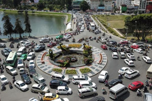 Lâm Đồng tăng cường quản lý hoạt động của xe trung chuyển hành khách