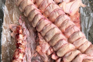 Bắc Giang: CSGT phát hiện 4,5 tạ cánh gà không rõ nguồn gốc