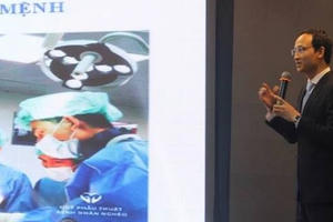 Chàng trai Blue trắng và cuộc đời chỉ biết cho đi