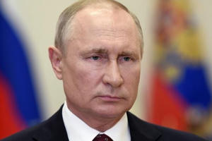 Tổng thống Nga Putin xuất hiện hiếm hoi ở Điện Kremlin giữa dịch Covid-19