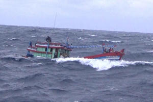 Tàu cá Đà Nẵng gặp nạn