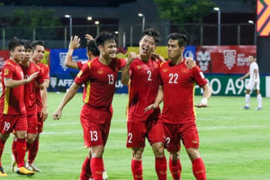 Thắng đậm Campuchia, tuyển Việt Nam đụng độ Thái Lan ở bán kết