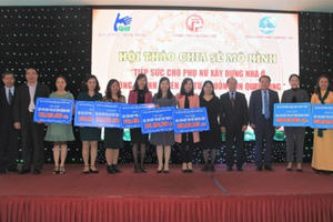 Tiếp sức cho phụ nữ xây dựng nhà ở phòng tránh thiên tai