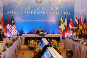 Chánh án các nước ASEAN chia sẻ kinh nghiệm trong lĩnh vực tư pháp và pháp luật
